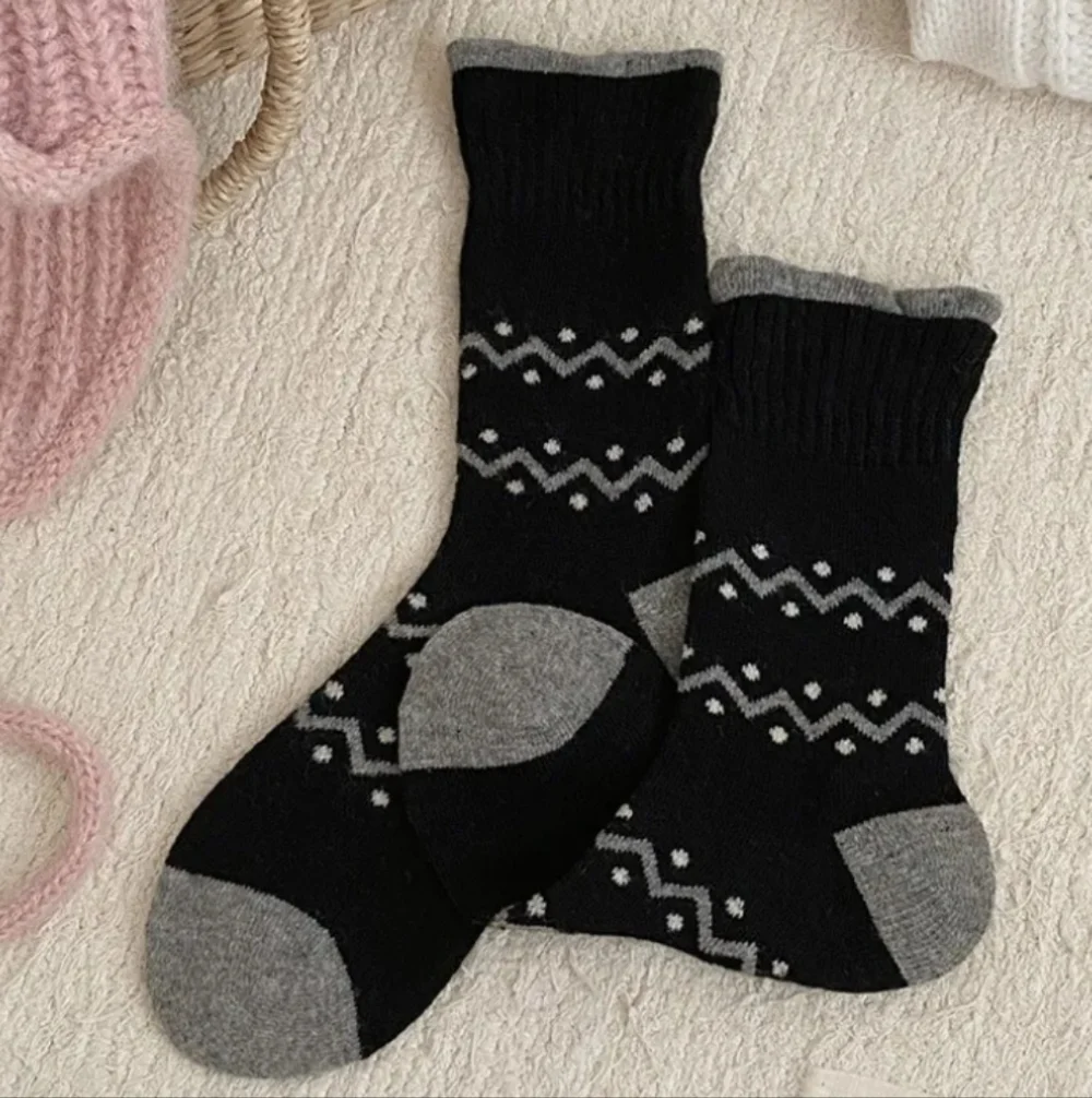 7 Pairs Cozy Patterned Wool Socks